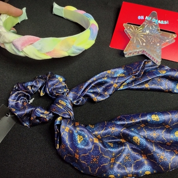 Hair Accessory Bundle - Picture 1 of 6
